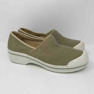 Dansko Comfort Shoes Beige Vegan Clogs 11